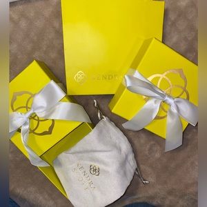 Kendra Scott gift bag set